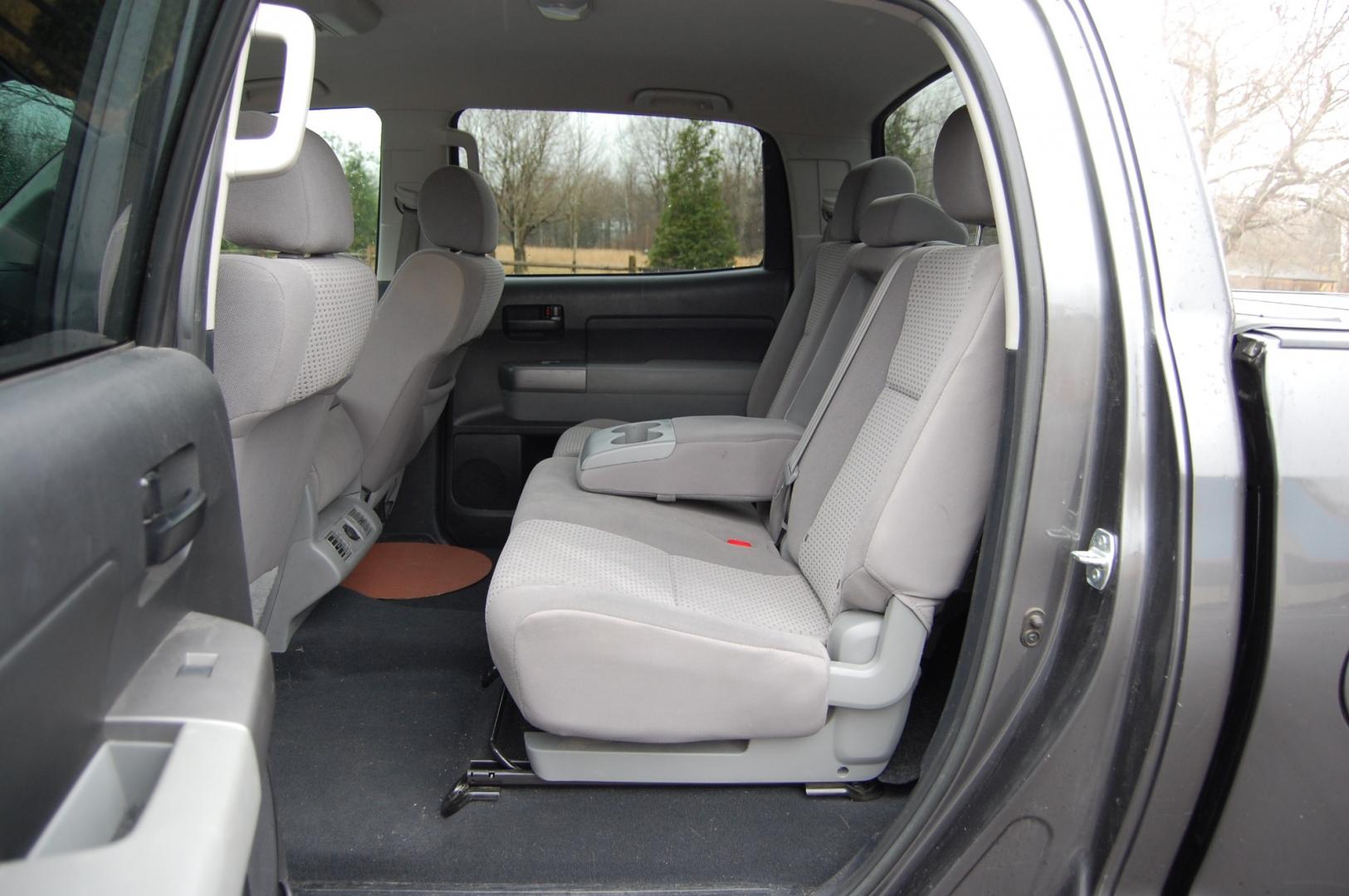 2013 Gray /Gray Cloth Toyota Tundra (5TFDW5F19DX) with an 5.7L V8 OHV 16V engine, Automatic transmission, located at 6528 Lower York Road, New Hope, PA, 18938, (215) 862-9555, 40.358707, -74.977882 - Photo#10